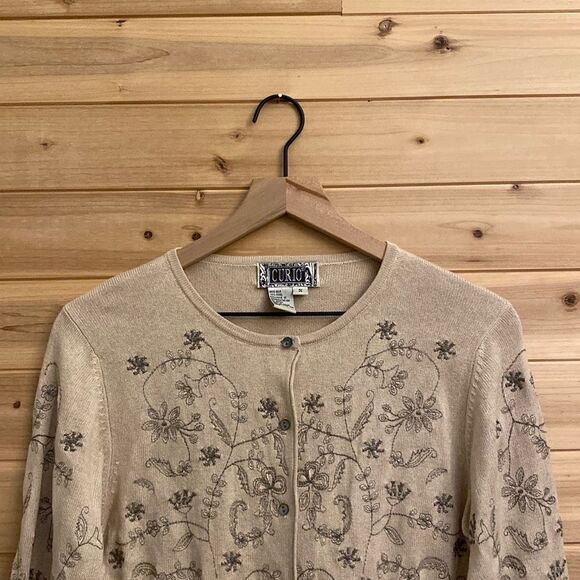 Curio Size Small Wool Silk Blend Floral Embroidered Button Front Cardigan - Picture 2 of 13